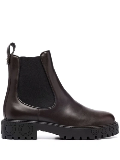 Ferragamo Gancini-outsole Ankle Boots In 褐色