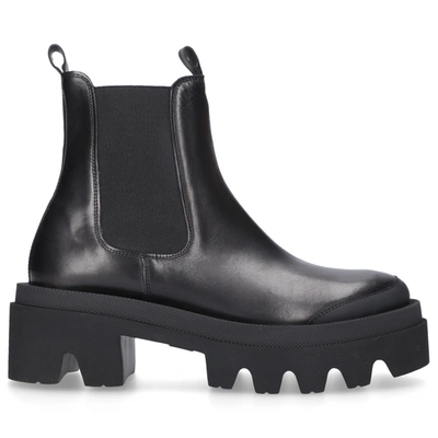 Shop 305 Sobe Chelsea Boots Tukker Calfskin In Black