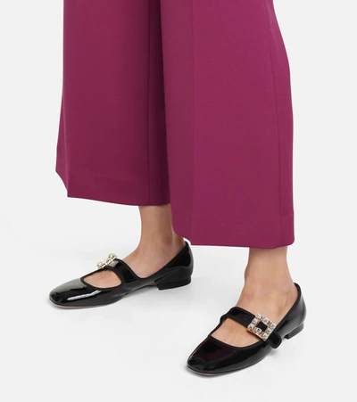 Roger Vivier Très Vivier Strass Babies Crystal-embellished Patent-leather Ballet Flats In Black