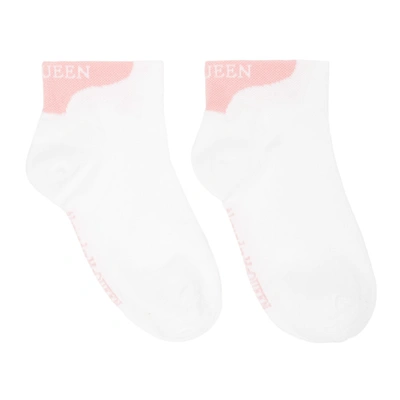 Shop Alexander Mcqueen White & Pink Logo Ankle Socks In 9072 White/pink