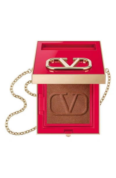 Shop Valentino Go-clutch Refillable Compact Finishing Powder In 05 Deep