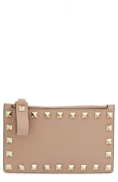 Shop Valentino Rockstud Leather Zip Card Case In Poudre