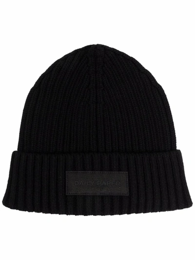 Shop Daily Paper Ribbed-knit Logo Patch Beanie In Schwarz
