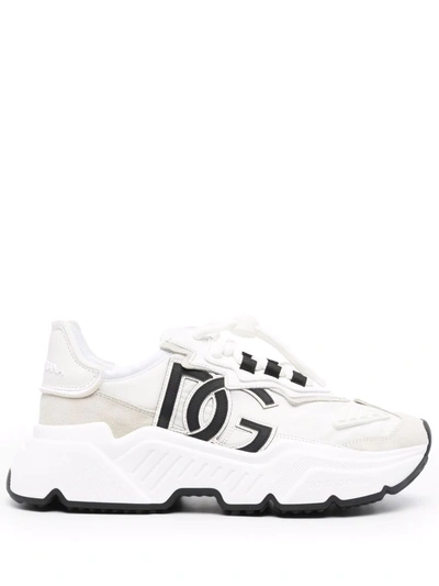 Shop Dolce & Gabbana Daymaster Low-top Sneakers In Weiss