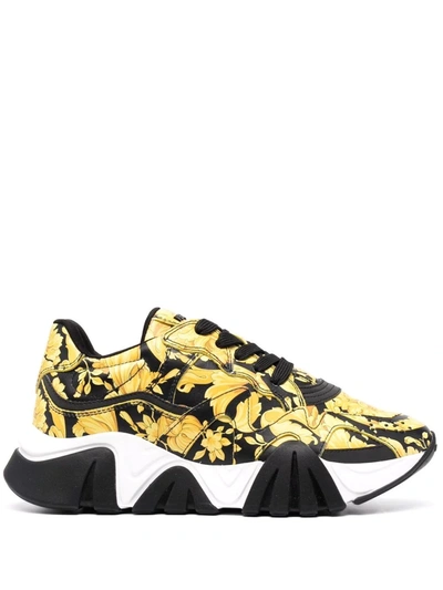 Shop Versace Squalo Barocco-print Sneakers In Schwarz