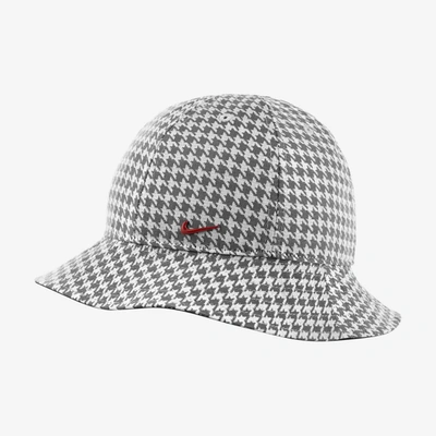 Shop Nike Sportswear Icon Clash Women's Houndstooth Bucket Hat In Grey,white