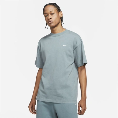 Shop Nike Solo Swoosh Men's T-shirt In Hasta