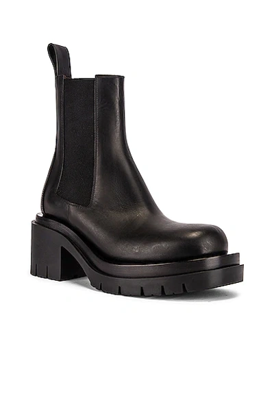 Bottega Veneta The Lug Leather Ankle Boots In Black