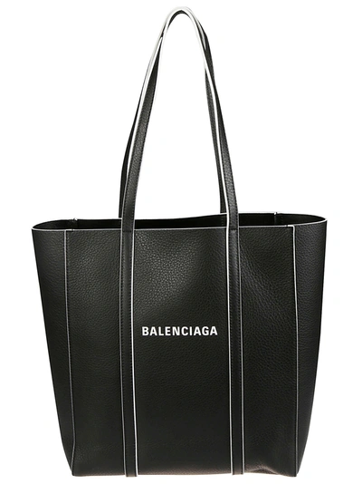 Shop Balenciaga Everyday Tote In Black/white