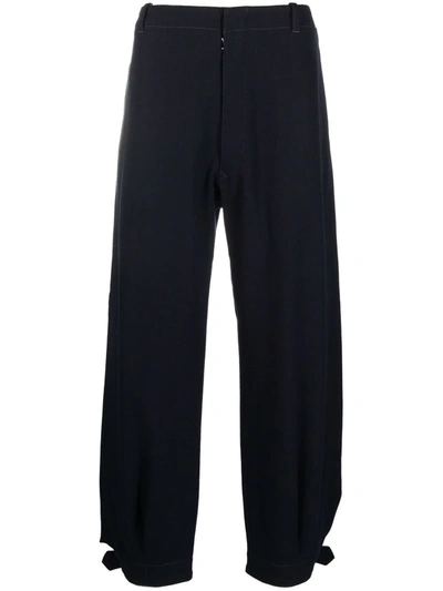 Shop Maison Margiela Belted-ankles Loose-fit Trousers In Blau
