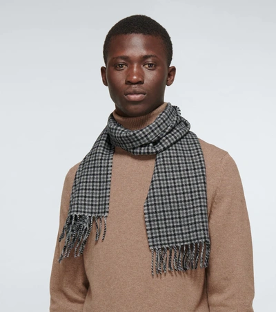 Shop Tom Ford Houndstooth Wool And Cashmere Scarf In Grey