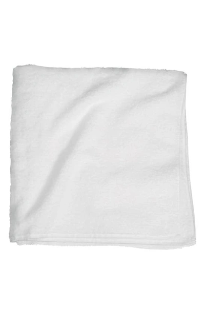 Shop Uchino Zero Twist Bath Towel In White