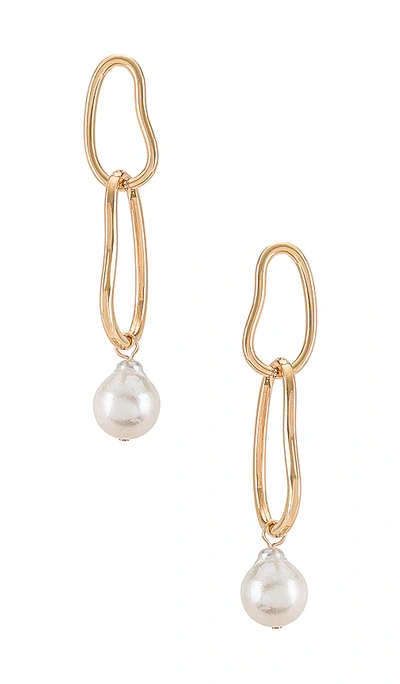 Ettika Pearl Drop Earring In Metallic Gold