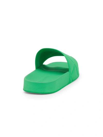 Shop Bottega Veneta Men's The Slider Patterned Rubber Slide Sandals In Kiwi