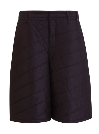Shop Fendi Quilted Knee-length Shorts In Nero