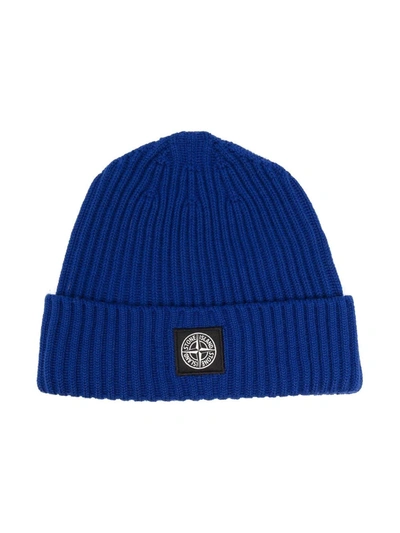 Shop Stone Island Junior Logo-patch Ribbed-knit Beanie In Blue