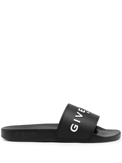 Shop Givenchy Contrast Logo Slides In Black ,white