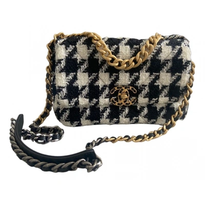 Chanel 19 tweed handbag Chanel Multicolour in Tweed - 34881386