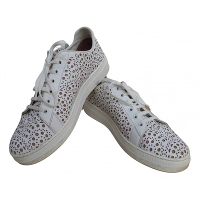 Pre-owned Alaïa Leather Trainers In White