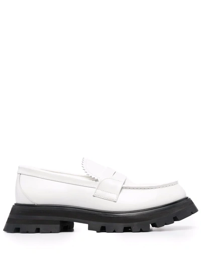 Shop Alexander Mcqueen Wander Leather Loafers In 白色