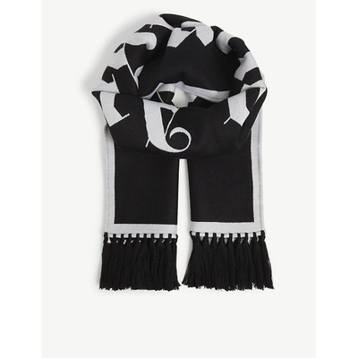 Shop Palm Angels Mens Black White Brand-pattern Tasselled Wool Scarf