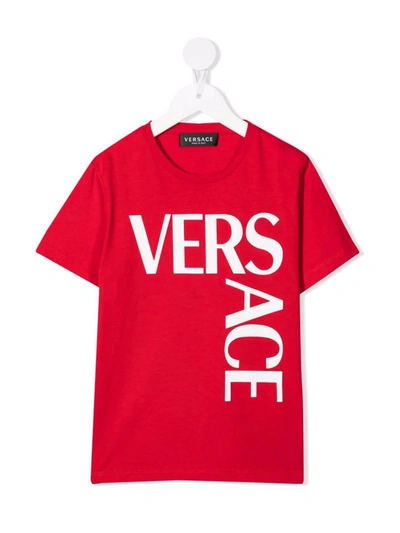 Shop Versace Logo-print Cotton T-shirt In Rot