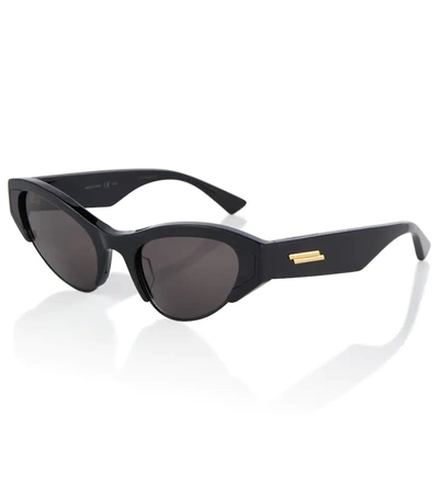 Bottega Veneta Cat-eye Sunglasses In Black