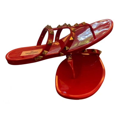 Pre-owned Valentino Garavani Rockstud Flip Flops In Red