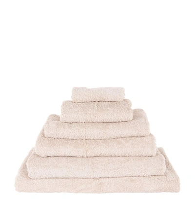 Shop Abyss & Habidecor Super Pile Bath Towel (70cm X 140cm) In Beige