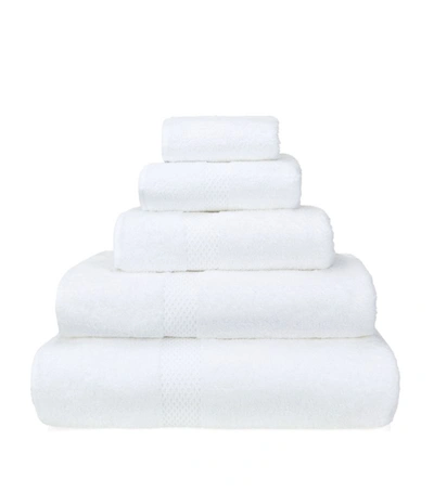 Shop Yves Delorme Étoile Bath Towel (70cm X 140cm) In White