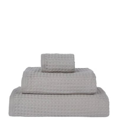 Shop Uchino Air Waffle Hand Towel (60cm X 100cm) In Grey