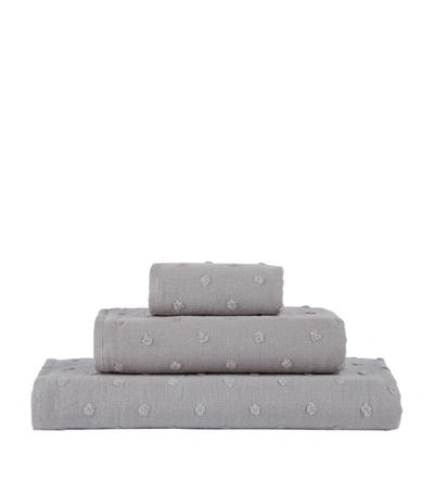 Shop Uchino Zero Twist Gauze Dots Bath Towel (70cm X 140cm) In Grey