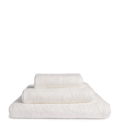 Shop Uchino Zero Twist Hand Towel (60cm X 100cm) In White