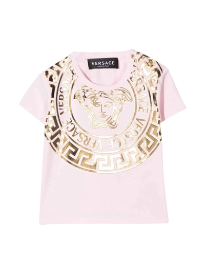 Shop Versace Young Baby Pink T-shirt In Rosa/oro