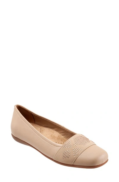 Shop Trotters Samantha Flat In Nude Gem