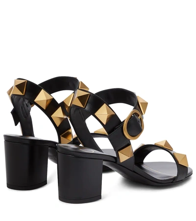 Valentino Roman Stud 60 Leather Sandal In 黑色