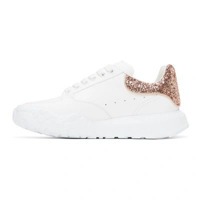 Shop Alexander Mcqueen White & Pink Glitter Court Sneakers In 9397 White/tea Rose