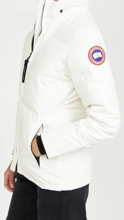 Shop Canada Goose Chelsea Parka N Star Wh-bl De Let Du Nrd