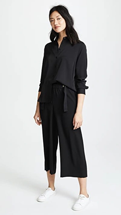 Vince Slim Fitted Blouse In Black