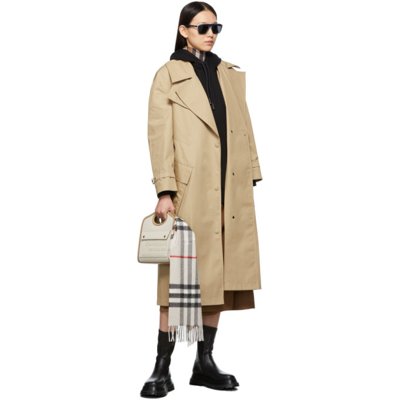 Shop Burberry Beige Cotton Pocket Laxton Trench Coat In Honey
