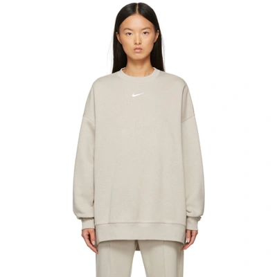 Nike Sportswear Collection Essentials Oversize Fleece Crew Sweatshirt In  Cream | ModeSens