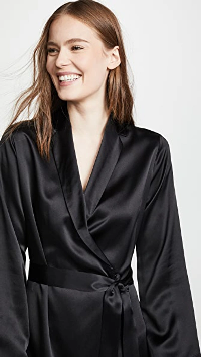 Shop La Perla Silk Short Robe In Black