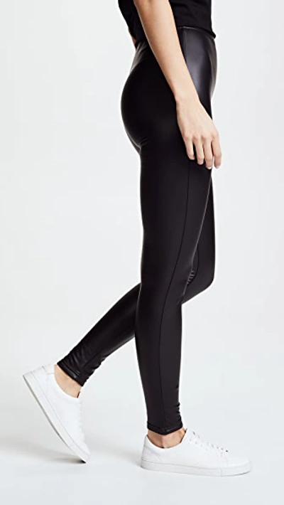 Plush Fleece Lined Liquid Legging With Contrast Zipper In Black