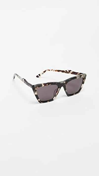 Shop Illesteva Lisbon Sunglasses In White Tortoise