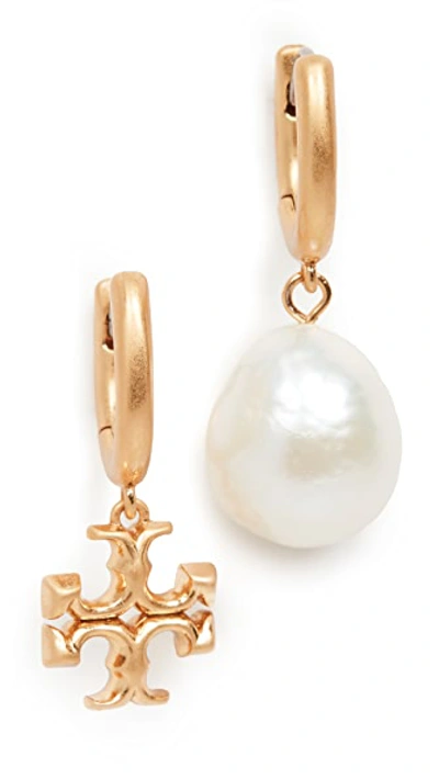 Tory Burch Eleanor Mismatched Freshwater Pearl Drop Huggie Hoop Earrings In  Gold | ModeSens