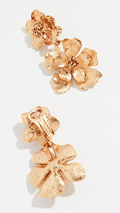 Shop Oscar De La Renta Classic Flower Drop Earrings In Gold