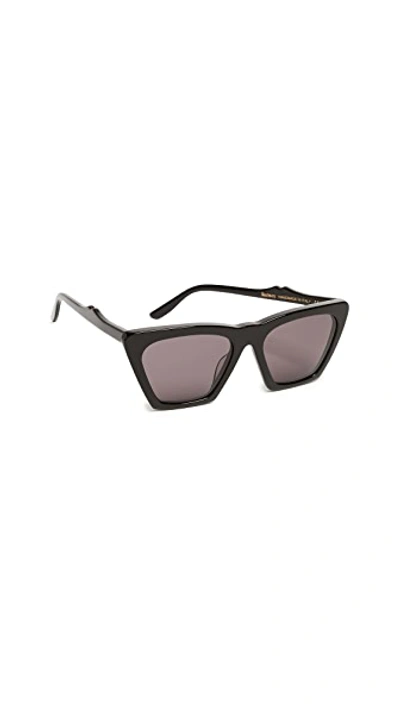 Shop Illesteva Lisbon Sunglasses In Black