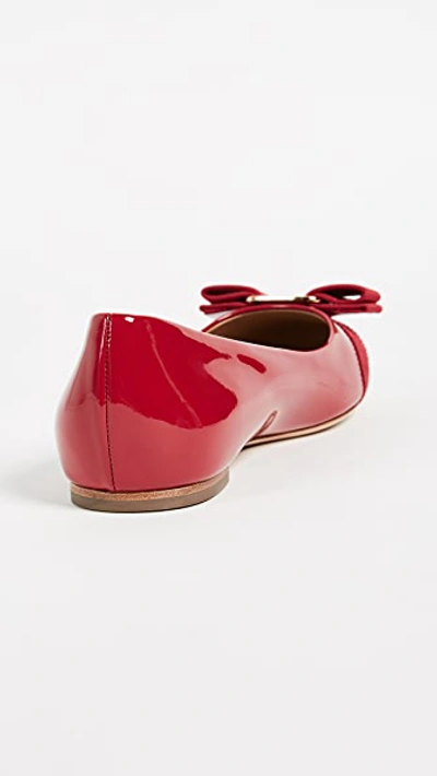 Ferragamo Varina Patent Leather Bow Ballerina Flats In Rosso