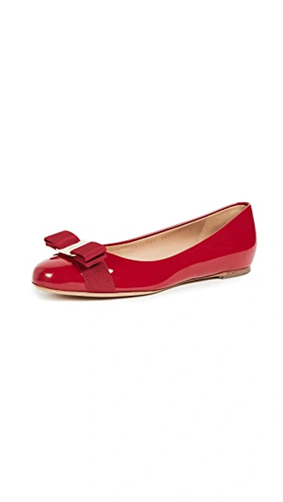 Ferragamo Varina Patent Leather Bow Ballerina Flats In Rosso