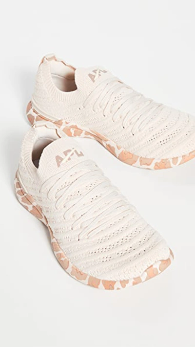 Apl Athletic Propulsion Labs Techloom Wave Hybrid Running Shoe